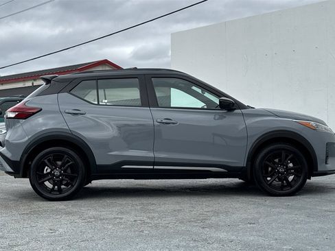 Certified 2023 Nissan Kicks SR image 3