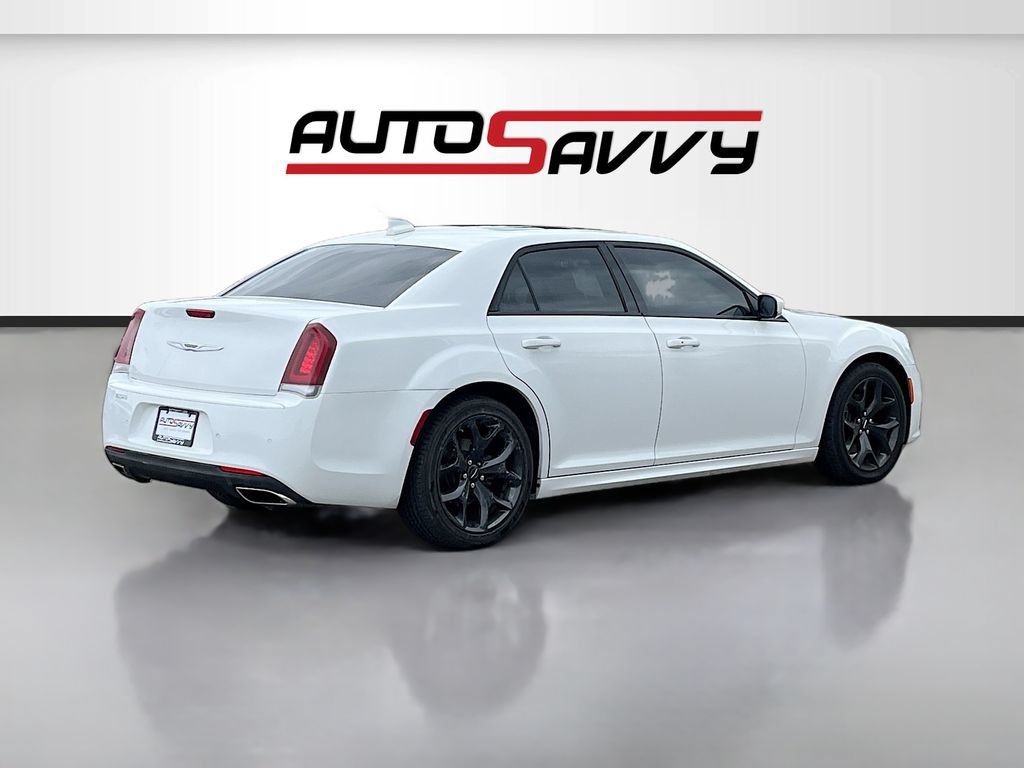 Used 2023 Chrysler 300 S w/ Comfort Group RWD image 7