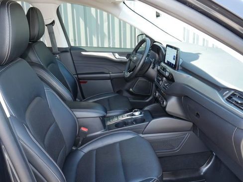 Used 2022 Ford Escape Titanium AWD/4WD image 26