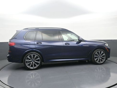 Used 2022 BMW X7 xDrive40i w/ M Sport Package AWD/4WD image 8