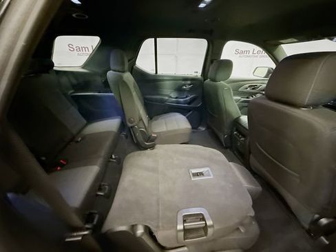 Used 2023 Chevrolet Traverse LT image 28