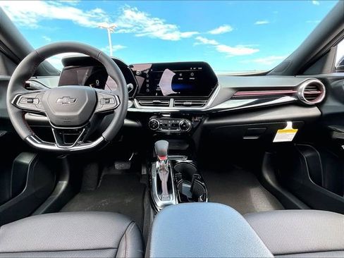 New 2026 Chevrolet Trax RS w/ Sunroof Package FWD image 11