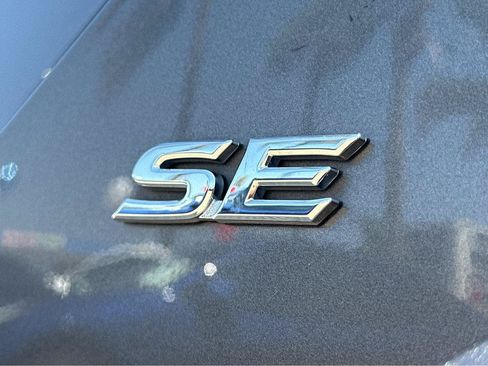 Used 2022 Toyota Camry SE w/ Convenience Package FWD image 36