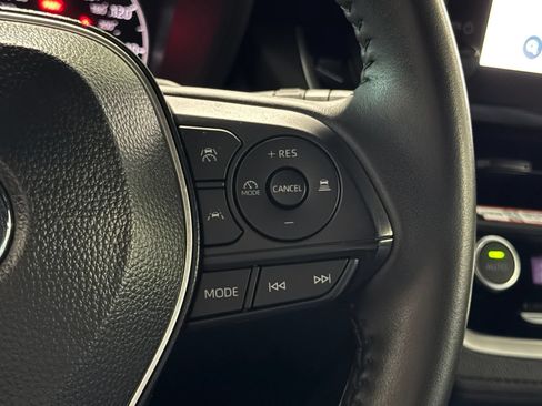 Used 2025 Toyota Corolla Cross AWD Hybrid image 30