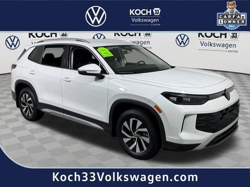Used 2025 Volkswagen Tiguan S AWD/4WD image 1