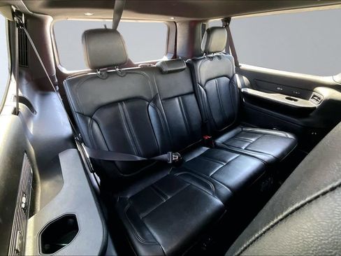 Certified 2024 Jeep Wagoneer L Series II w/ Flexible Seating Group AWD/4WD image 21