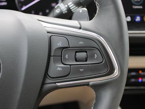 Used 2023 Buick Envision Essence w/ Technology Package I AWD/4WD image 35