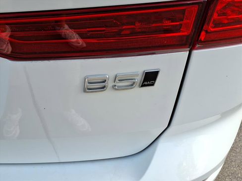 Certified 2025 Volvo XC60 B5 Core image 6