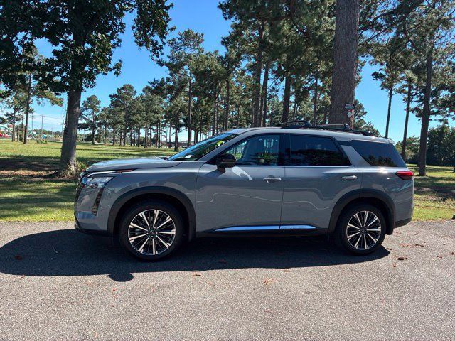 Used 2026 Nissan Pathfinder Platinum FWD image 6