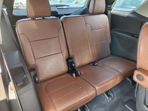 Used 2019 Chevrolet Traverse High Country AWD/4WD image 17
