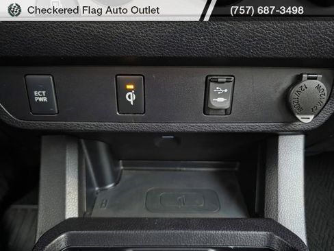 Used 2016 Toyota Tacoma TRD Sport image 34