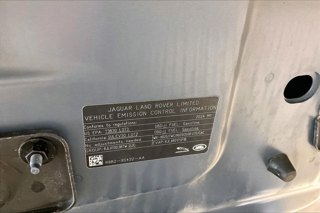 Used 2024 Land Rover Defender 90 S AWD/4WD image 32