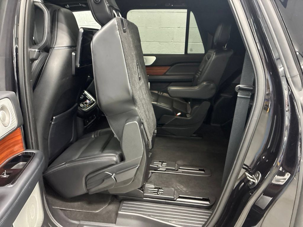 Used 2019 Lincoln Navigator L Reserve w/ Cargo Package AWD/4WD image 31