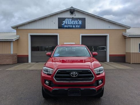 Used 2016 Toyota Tacoma SR5 image 2