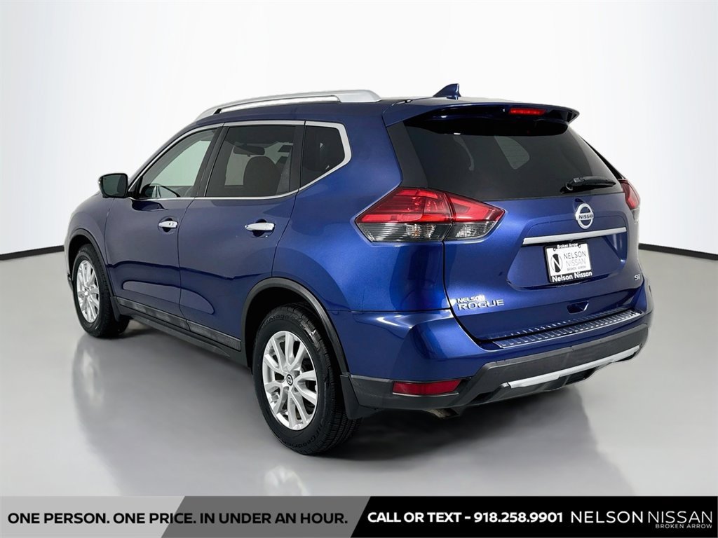 Certified 2017 Nissan Rogue SV w/ SV Premium Package FWD image 7
