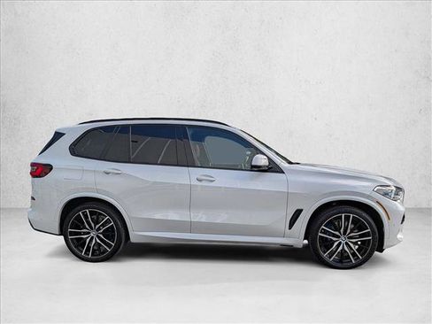Used 2022 BMW X5 M50i w/ Executive Package image 4