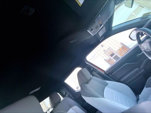 Used 2025 Toyota Tacoma TRD Off-Road image 23