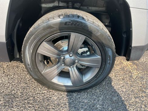 Used 2015 Jeep Patriot High Altitude AWD/4WD image 13