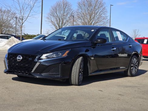 Used 2023 Nissan Altima 2.5 SV image 10