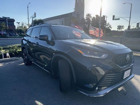 Used 2022 Toyota Highlander XSE image 12