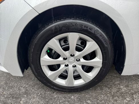 Used 2025 Toyota Corolla LE image 12