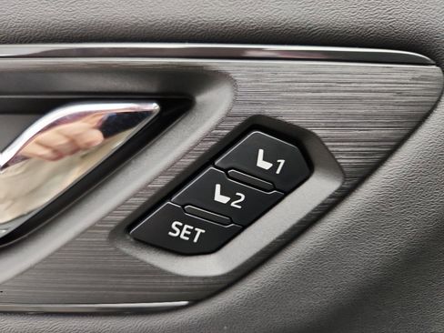 New 2026 Subaru Outback Touring image 9