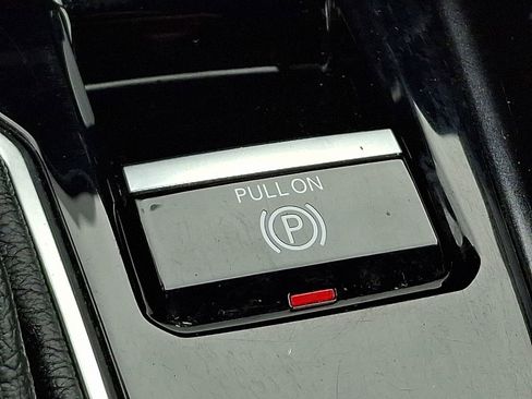 Used 2024 Jeep Compass Latitude image 23