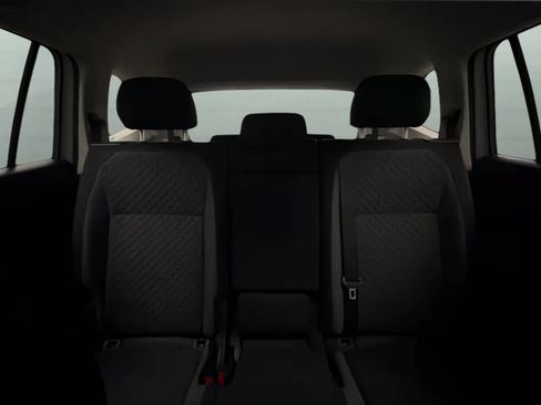 Used 2018 Volkswagen Tiguan S FWD image 18
