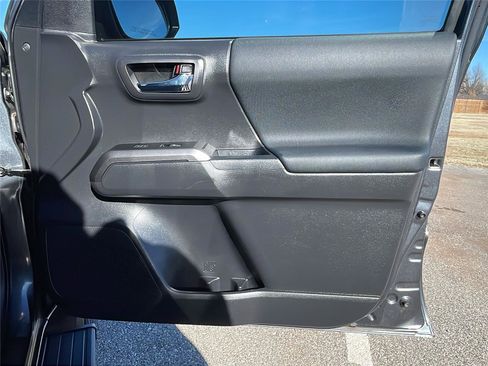 Used 2023 Toyota Tacoma TRD Sport image 13