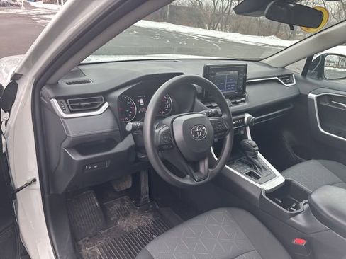 Certified 2022 Toyota RAV4 XLE image 38
