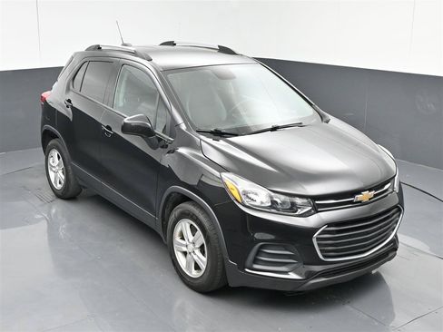 Used 2021 Chevrolet Trax LT w/ Driver Confidence Package FWD image 11