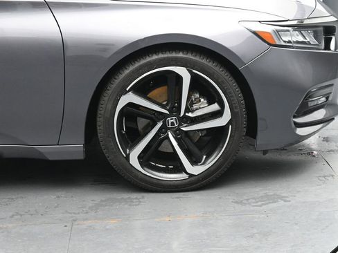 Used 2018 Honda Accord Sport image 11