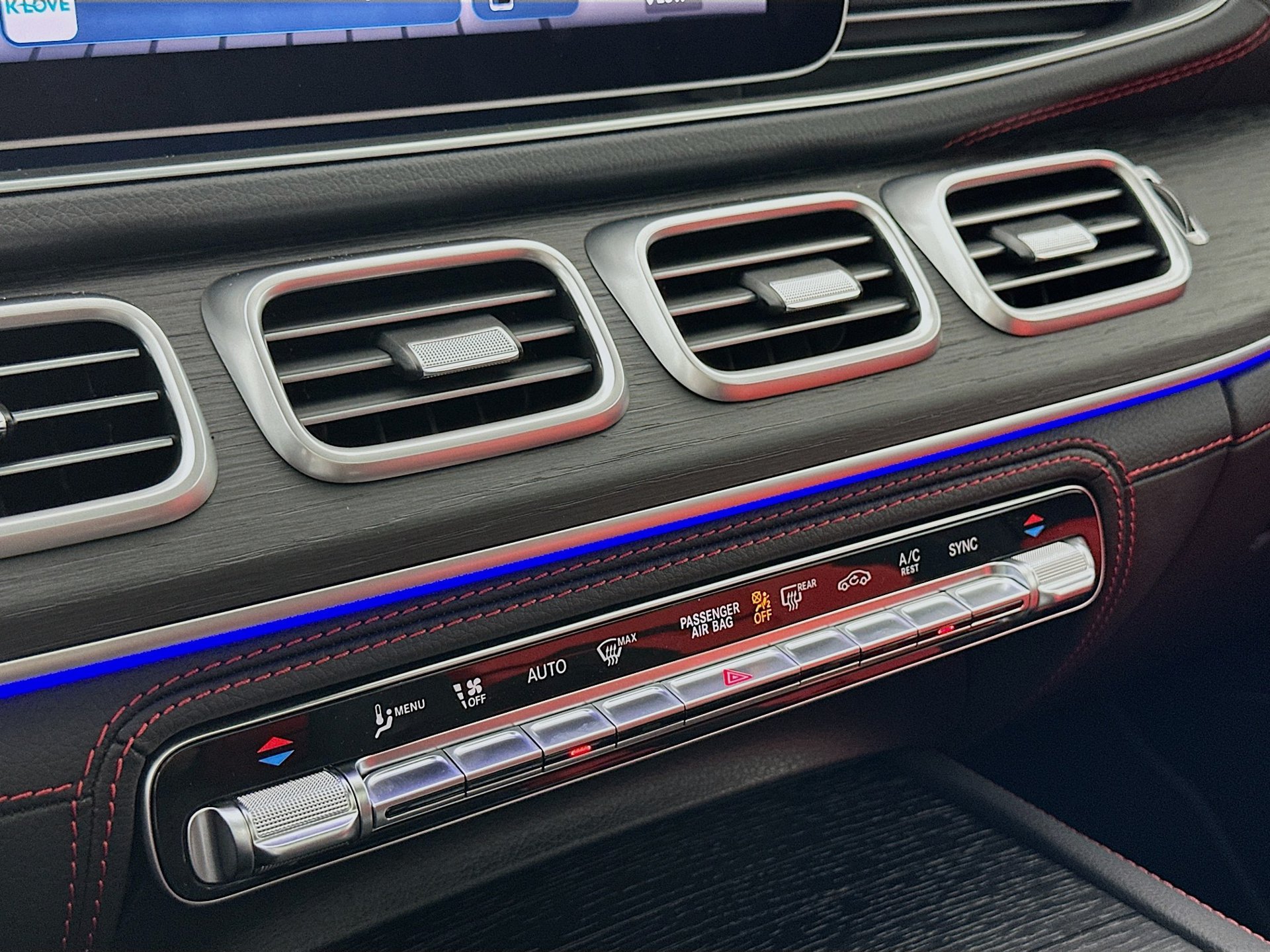 New 2026 Mercedes-Benz GLE 53 AMG 4MATIC Coupe image 17