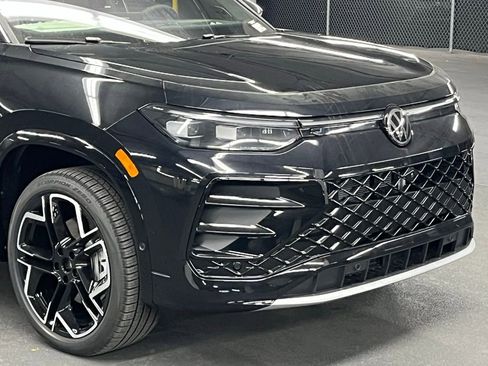 New 2026 Volkswagen Tiguan SEL R-Line AWD/4WD image 43