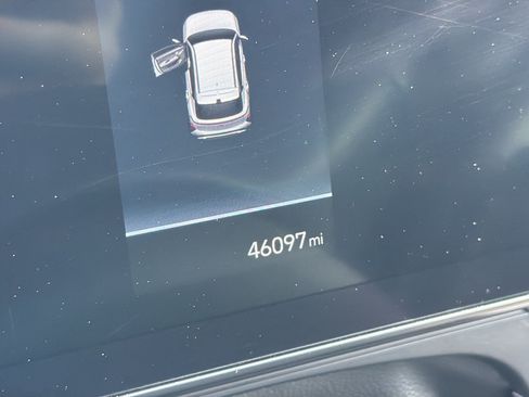 Used 2025 Hyundai Kona SEL FWD image 3
