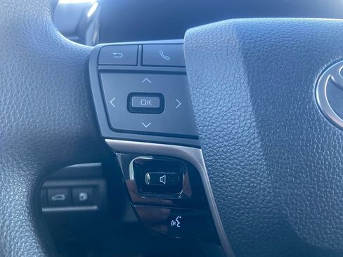 Used 2025 Toyota Camry LE image 19