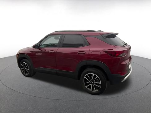 Used 2025 Chevrolet TrailBlazer LT w/ Driver Confidence Package image 10