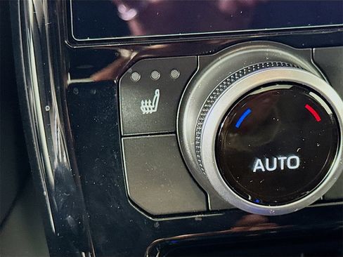 Certified 2025 Toyota Highlander XSE image 21