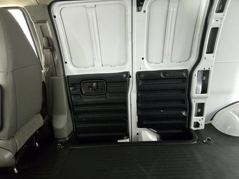 New 2026 Chevrolet Express 2500 w/ Communications Package RWD image 33