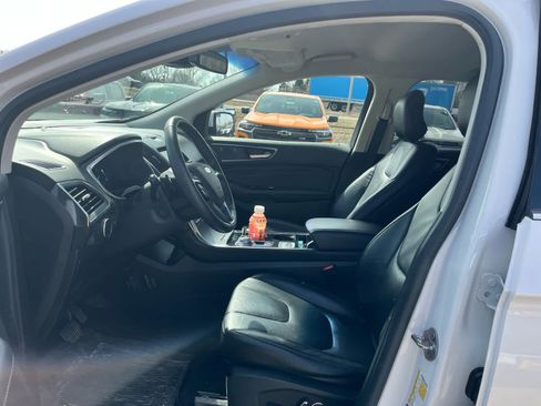 Used 2019 Ford Edge Titanium w/ Cold Weather Package image 8
