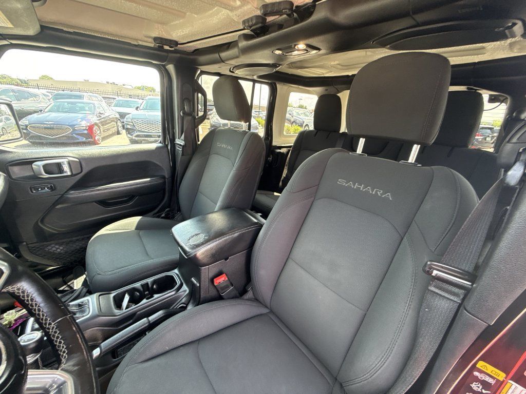 Used 2020 Jeep Wrangler Unlimited Sahara AWD/4WD image 19