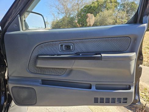 Used 2003 Nissan Xterra XE image 16