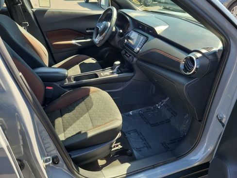 Used 2022 Nissan Kicks SR FWD image 14