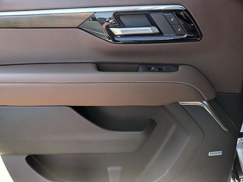 New 2026 Chevrolet Suburban High Country AWD/4WD image 25