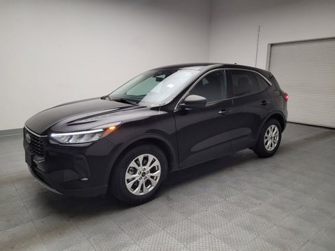 Used 2023 Ford Escape Active FWD image 2