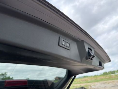 Used 2022 Subaru Outback Premium image 7