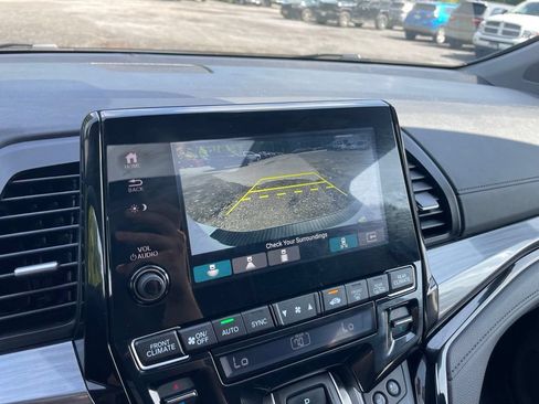 Used 2023 Honda Odyssey Elite image 18