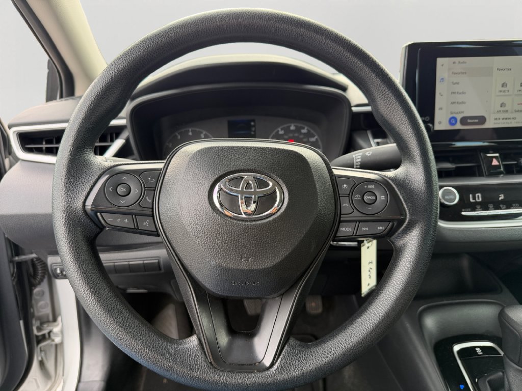 Used 2025 Toyota Corolla LE FWD image 16