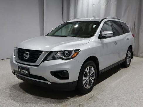 Used 2020 Nissan Pathfinder S image 5