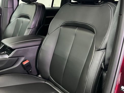 New 2025 Jeep Grand Cherokee Limited w/ Black Appearance Package image 18